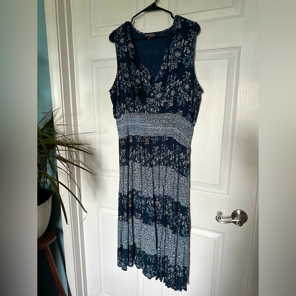 Navy patterned midi flowy dress xxl
